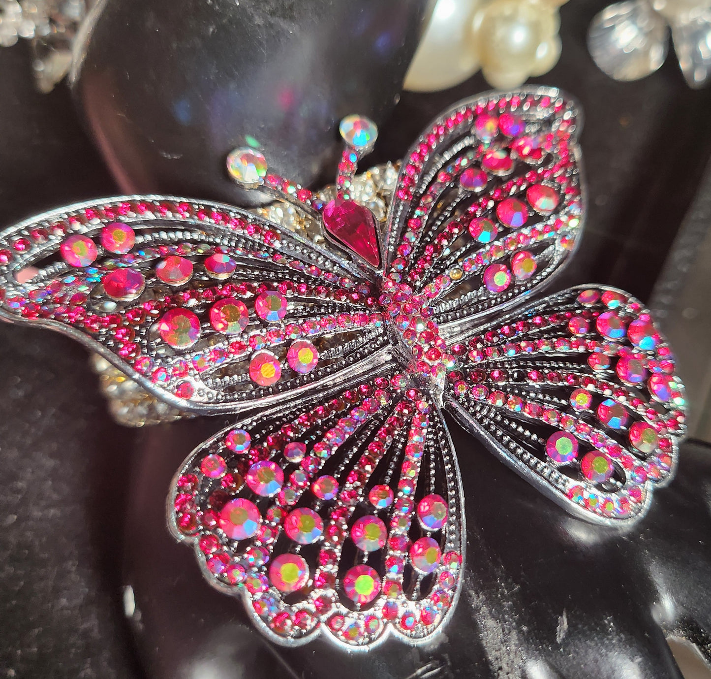 💓PINK Crystal Butterfly Bracelet 🦋