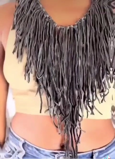 Schwarze Lederfransen