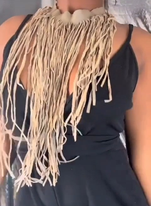 Malz-Schokoladen-Milchshake Premium-Halsband mit Fransen